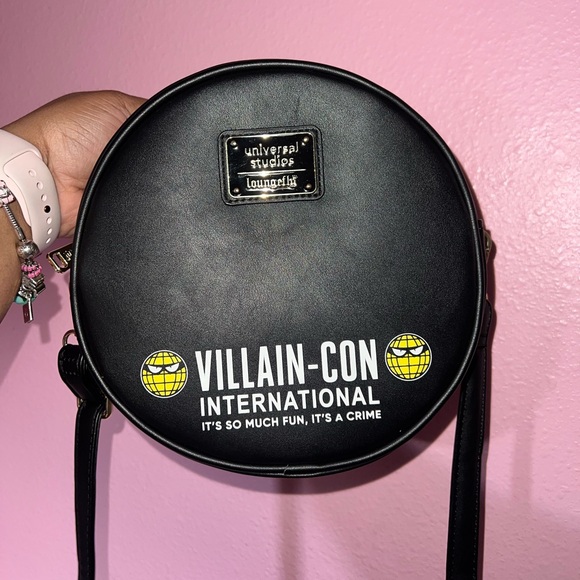 Loungefly Villian Con Crossbody bag. - Picture 2 of 4